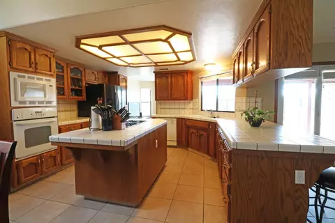 1837 Evergreen Ct, Visalia, CA 93292 photo 8