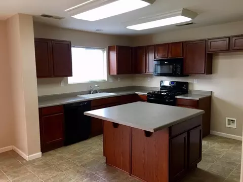 4113 E Vista Ave, Visalia, CA 93292 photo 5