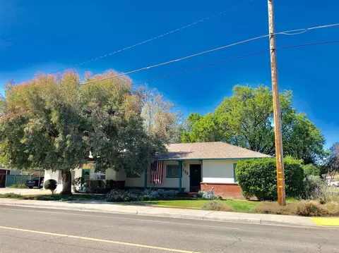 135 N Olive St, Lemoore, CA 93245 photo 2