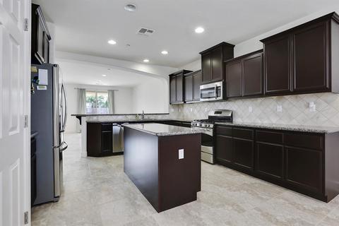 3825 E Seeger Ave, Visalia, CA 93292 photo 10