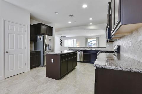 3825 E Seeger Ave, Visalia, CA 93292 photo 9