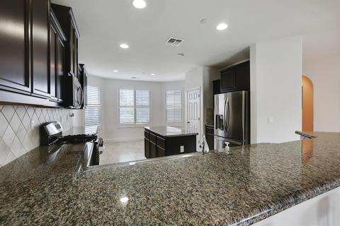 3825 E Seeger Ave, Visalia, CA 93292 photo 11