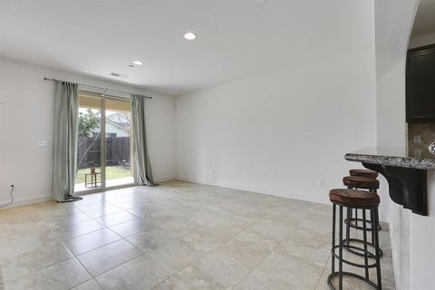 3825 E Seeger Ave, Visalia, CA 93292 photo 14