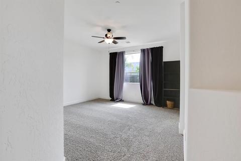3825 E Seeger Ave, Visalia, CA 93292 photo 18