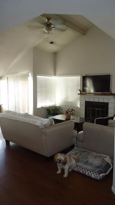 2331 E Sweet Ave, Visalia, CA 93292 photo 6