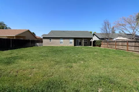 1651 Maple Ct, Tulare, CA 93274 photo 18