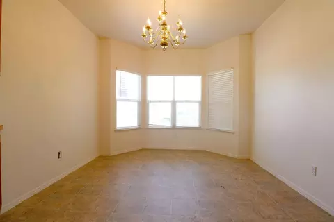 1651 Maple Ct, Tulare, CA 93274 photo 9