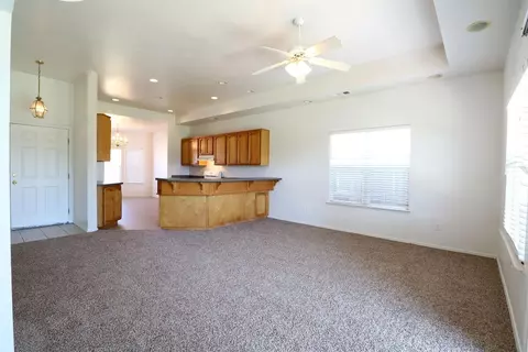 1651 Maple Ct, Tulare, CA 93274 photo 5