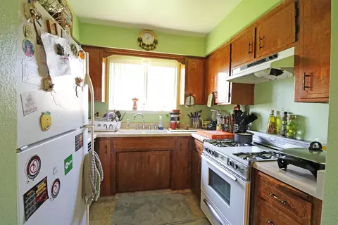 1910 E Vassar Dr, Visalia, CA 93292 photo 5