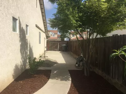 3927 E Cambridge, Visalia, CA 93292 photo 33