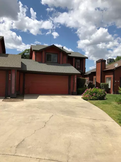 932 E Oakridge Ave, Visalia, CA 93292 photo 1