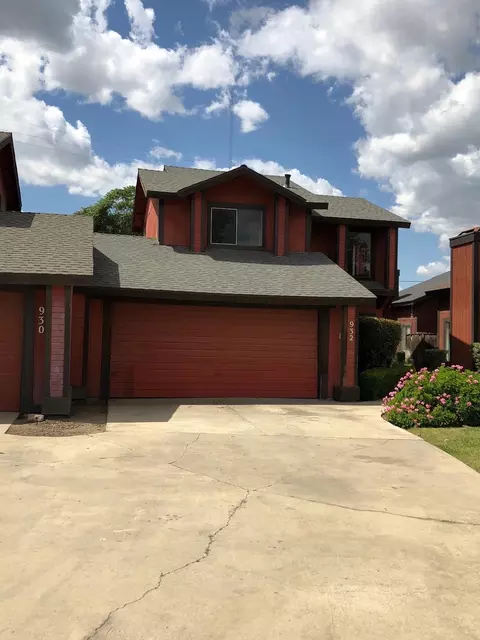 932 E Oakridge Ave, Visalia, CA 93292 photo 2