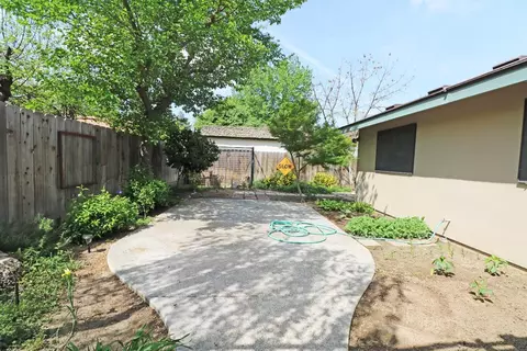 1925 Eastbrook Ave, Tulare, CA 93274 photo 18