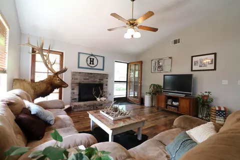 1925 Eastbrook Ave, Tulare, CA 93274 photo 4