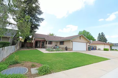 1925 Eastbrook Ave, Tulare, CA 93274 photo 2