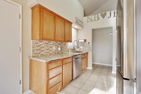 213 W Fremont Ave, Clovis, CA 93612 photo 17