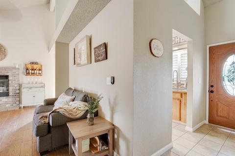 213 W Fremont Ave, Clovis, CA 93612 photo 7