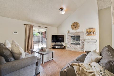 213 W Fremont Ave, Clovis, CA 93612 photo 8