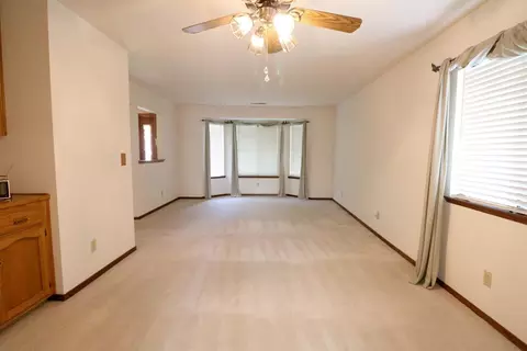2749 E Paradise Ave, Visalia, CA 93292 photo 3