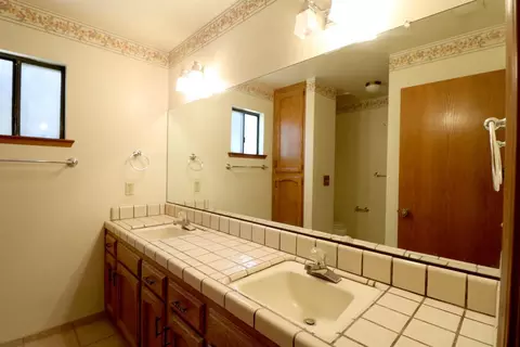 2749 E Paradise Ave, Visalia, CA 93292 photo 17