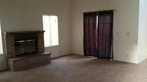 678 Alpha St, Tulare, CA 93274 photo 4