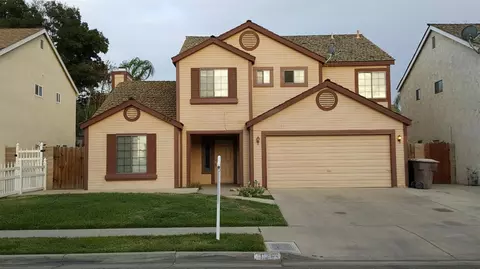 678 Alpha St, Tulare, CA 93274 photo 1