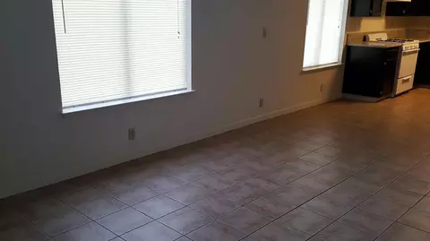 678 Alpha St, Tulare, CA 93274 photo 5