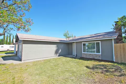 706 Northampton Dr, Vacaville, CA 95687 photo 2