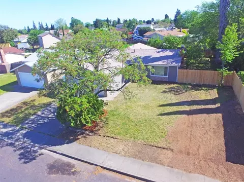 706 Northampton Dr, Vacaville, CA 95687 photo 4