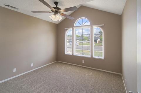 831 E Palm Dr, Hanford, CA 93230 photo 16