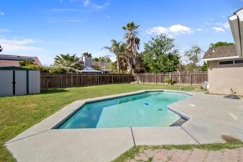 831 E Palm Dr, Hanford, CA 93230 photo 2