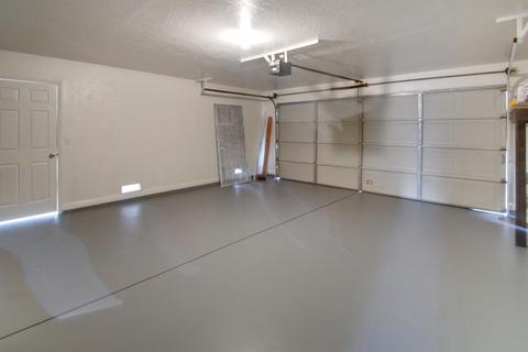 831 E Palm Dr, Hanford, CA 93230 photo 22