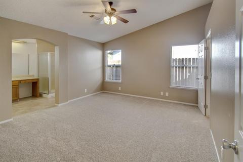 831 E Palm Dr, Hanford, CA 93230 photo 10