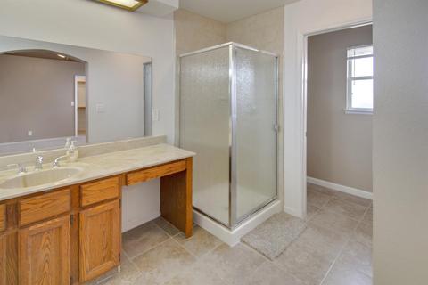 831 E Palm Dr, Hanford, CA 93230 photo 14