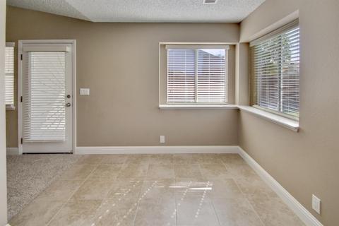 831 E Palm Dr, Hanford, CA 93230 photo 9