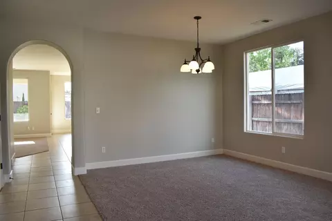 349 Hampton St, Tulare, CA 93274 photo 7