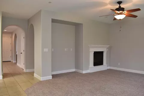 349 Hampton St, Tulare, CA 93274 photo 17