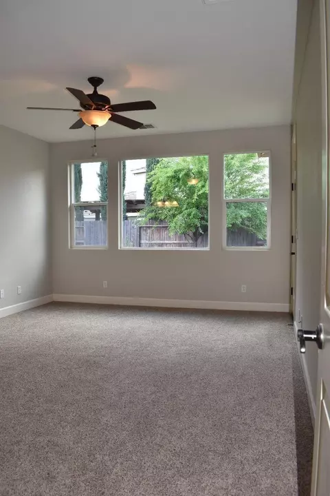 349 Hampton St, Tulare, CA 93274 photo 23
