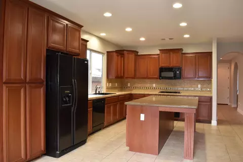 349 Hampton St, Tulare, CA 93274 photo 14