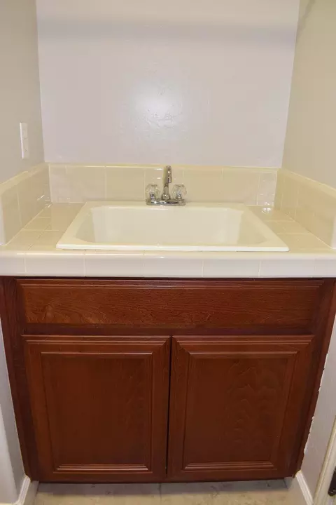 349 Hampton St, Tulare, CA 93274 photo 36