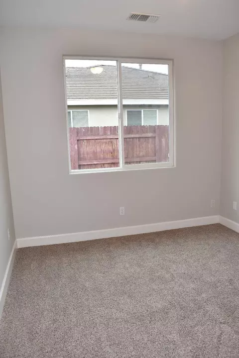349 Hampton St, Tulare, CA 93274 photo 32
