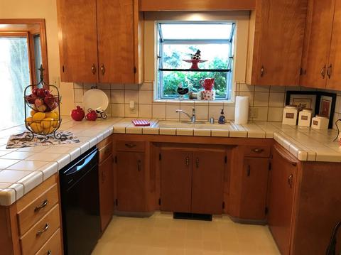 1733 W Cherry, Visalia, CA 93277 photo 9