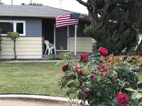 1733 W Cherry, Visalia, CA 93277 photo 1