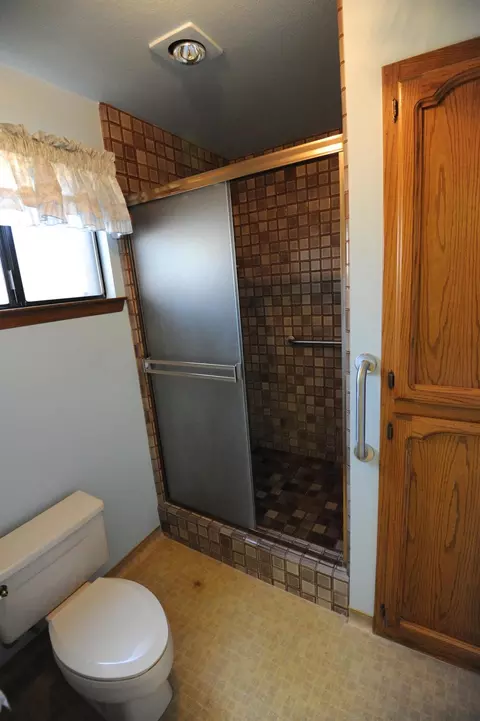 304 E Parkview Ave, Visalia, CA 93277 photo 75