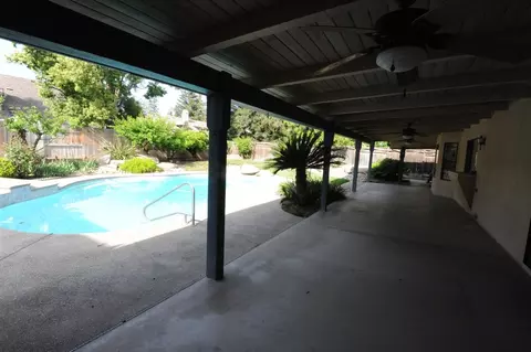 304 E Parkview Ave, Visalia, CA 93277 photo 58