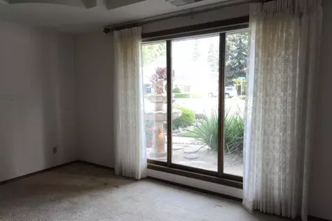 304 E Parkview Ave, Visalia, CA 93277 photo 53