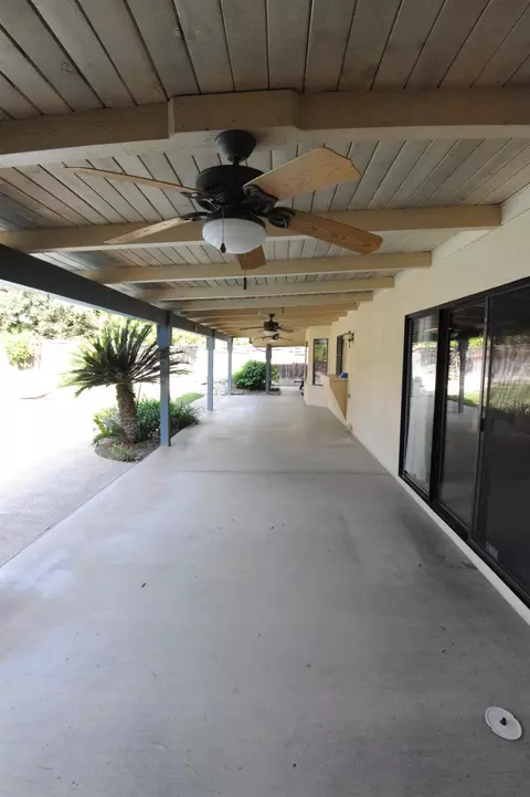 304 E Parkview Ave, Visalia, CA 93277 photo 57