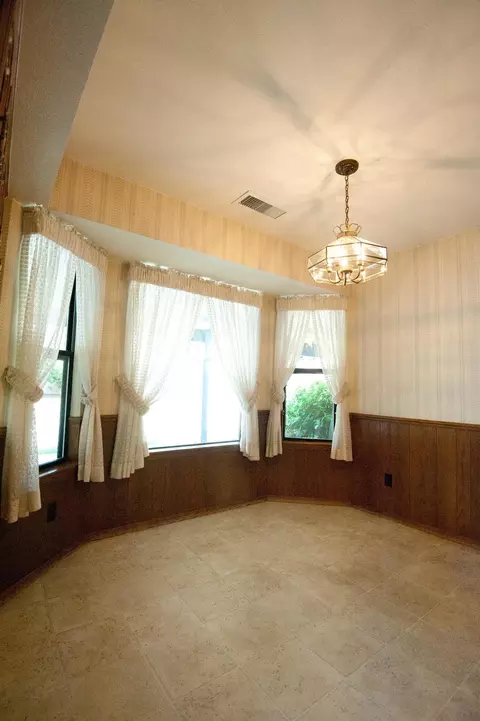 304 E Parkview Ave, Visalia, CA 93277 photo 44