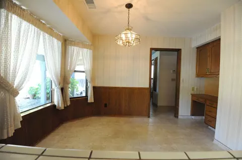 304 E Parkview Ave, Visalia, CA 93277 photo 46