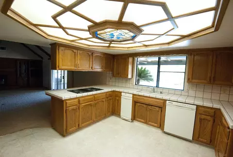 304 E Parkview Ave, Visalia, CA 93277 photo 51